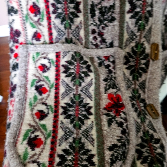 Gorgeous long Sweater Vest - Picture 3 of 5